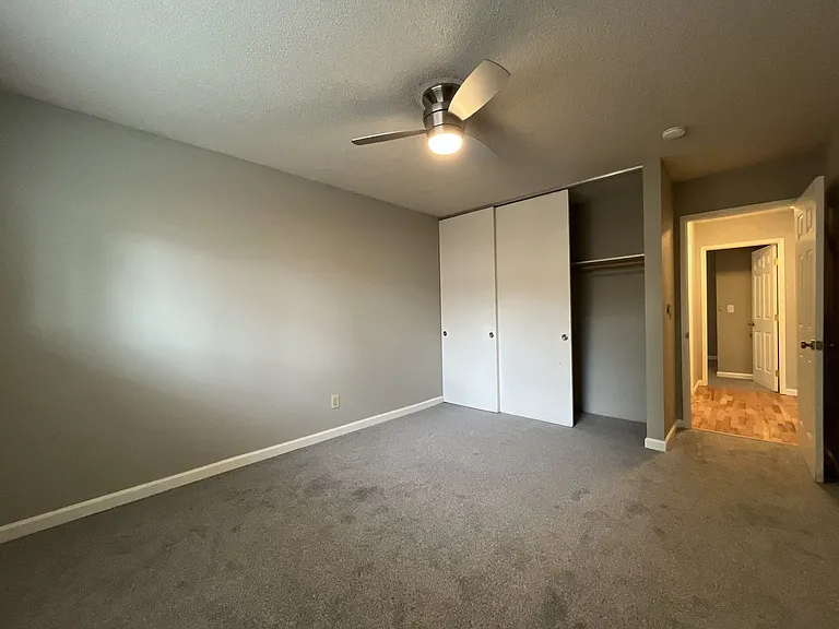 15827 NE Glisan St #3 — Photo 24