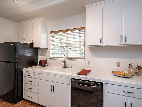 5th image of 675 Sharon Park Dr APT 320