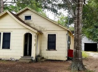 1403 Lilly St, El Campo, TX 77437