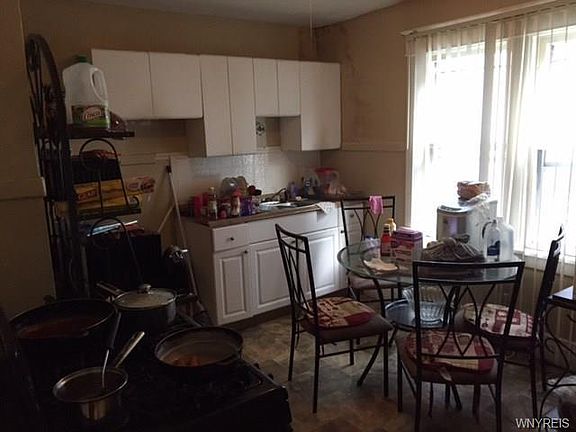 4th image of 18 Andover Ave