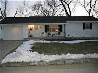 1st image of 8 Bluff St