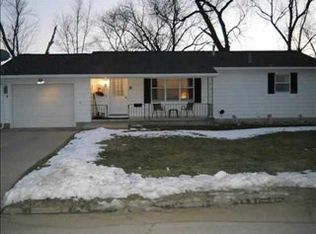 8 Bluff St, La Porte City, IA 50651