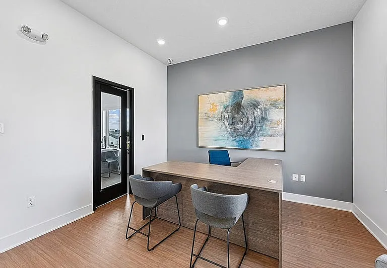 Leasing Office