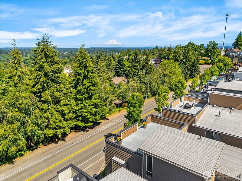 4th image of 3062 Banks Lane SW