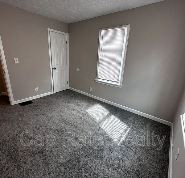2359 McGuffey Rd — Photo 23