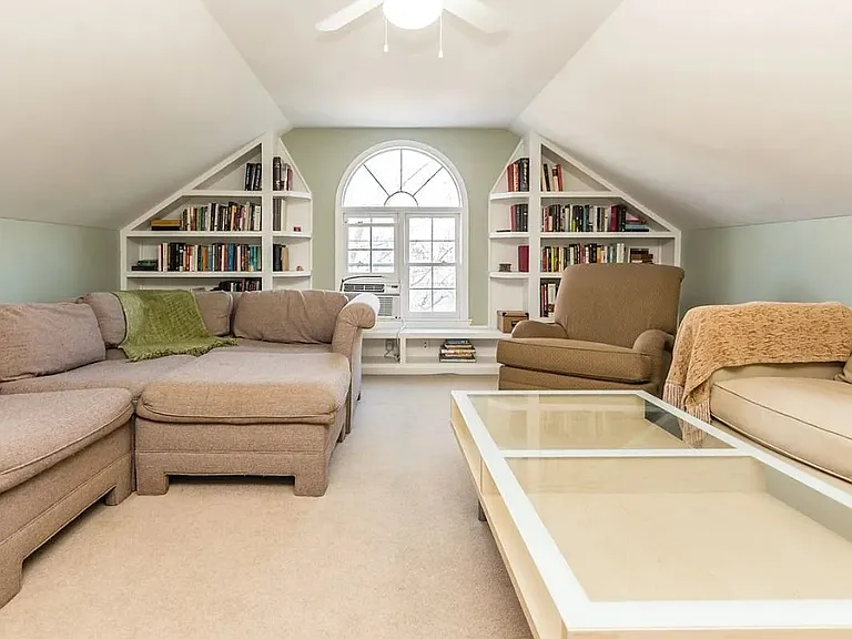 18 Striding Ridge Ct — Photo 4