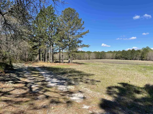 3836 Carthage Rd, West End, NC 27376