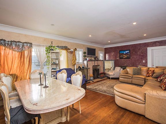 5th image of 1025 W 56th St