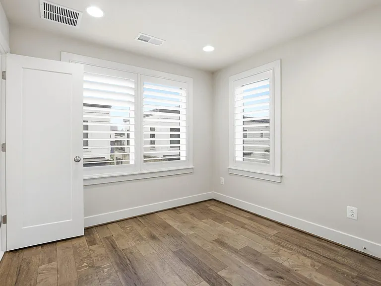 6924 Rockledge Dr — Photo 34