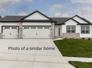 7321 Country Ridge Dr NW, Palo, IA 52324
