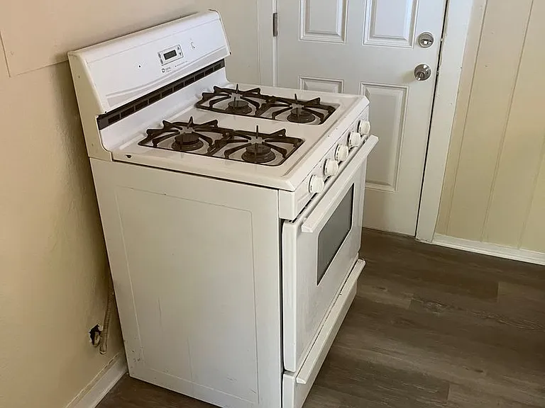 29180 Lyon Dr — Photo 4