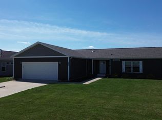 290 Ethan Dr, Fremont, OH