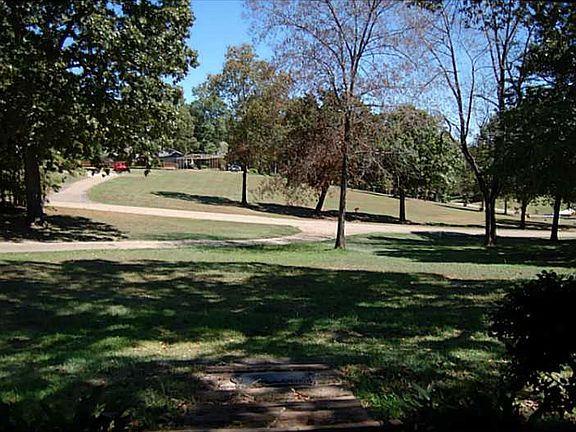 3rd image of 332 Woodard Dr