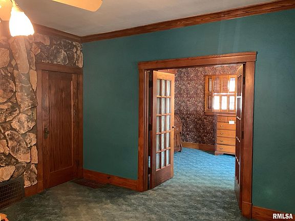 4th image of 3241 N California Ave