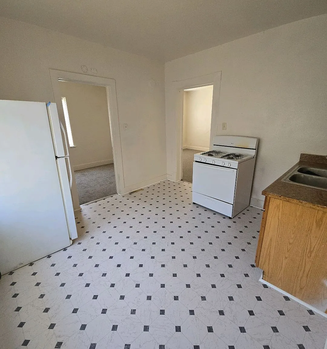 600 West Rogers Street - 4 — Photo 3
