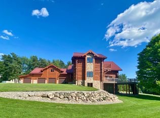 9047 Thornapple Dr, Pinckney, MI 48169