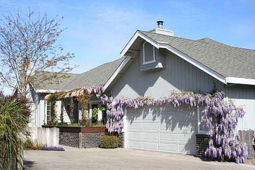 1st image of 810 Blossom Ct