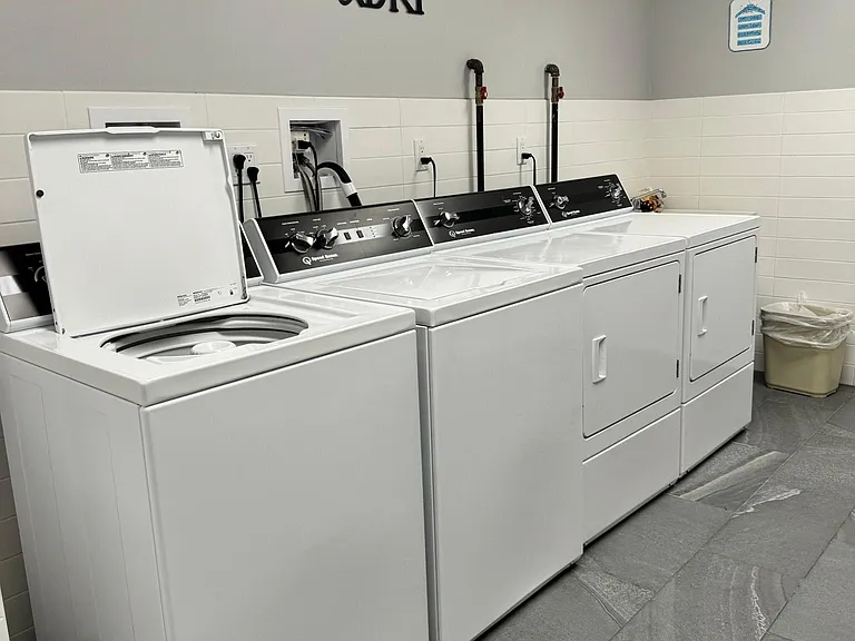 139 Windsor Rd #2C — Photo 15