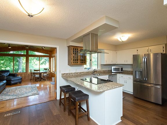 5th image of 1600 Archibald St
