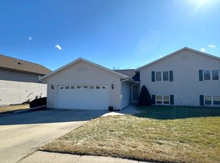 109 Jennifer Ln, Fall River, WI 53932