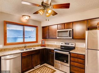 125 Canabury Ct, Little Canada, MN 55117