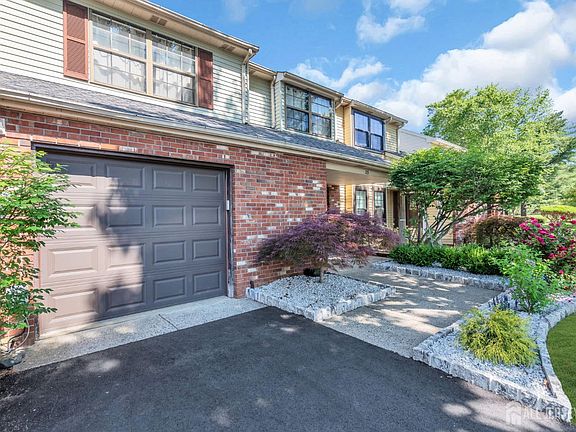 2nd image of 25 Paine Ct
