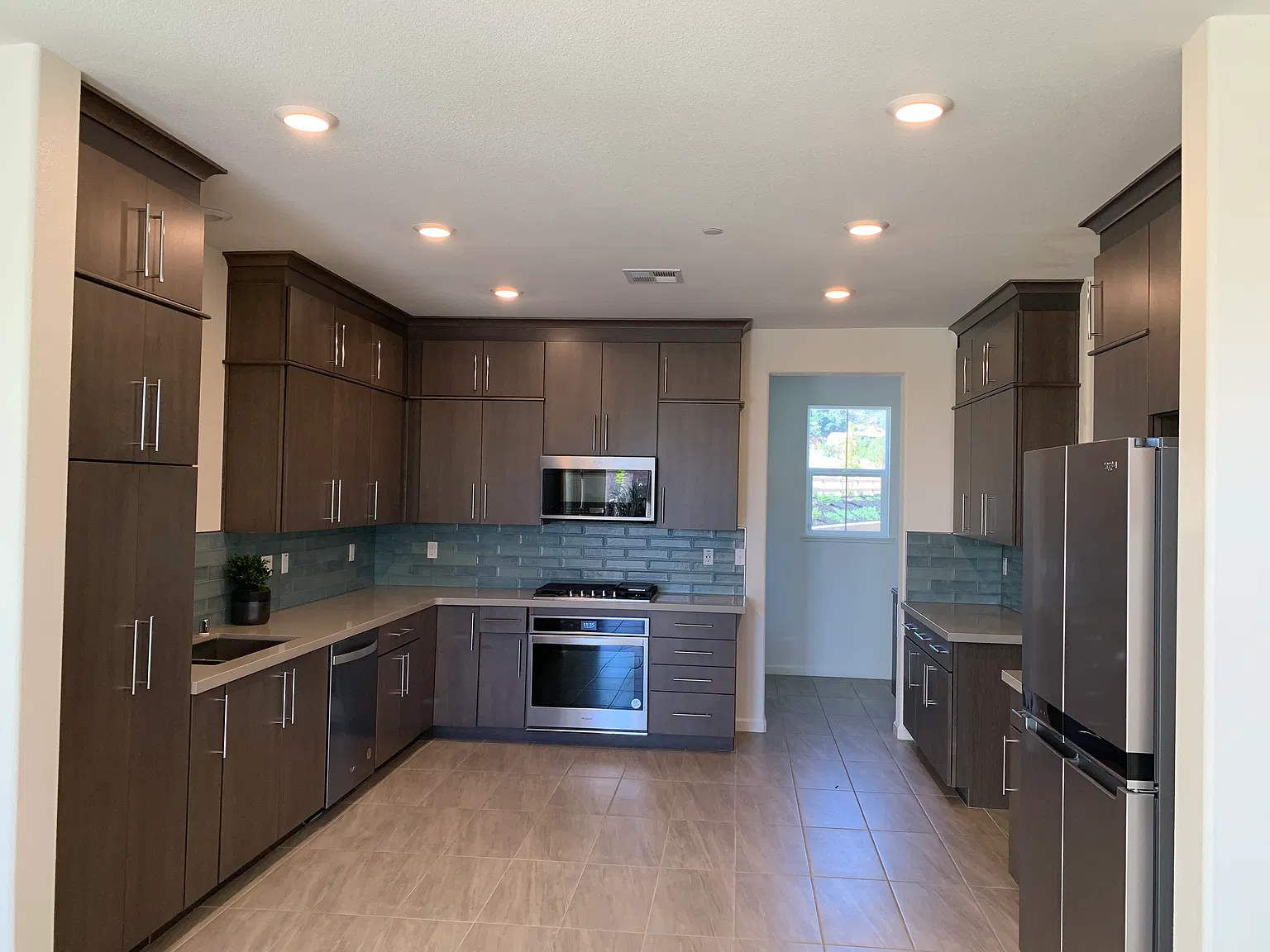 2 bed, 1178 sqft, $2,800 — Photo 2