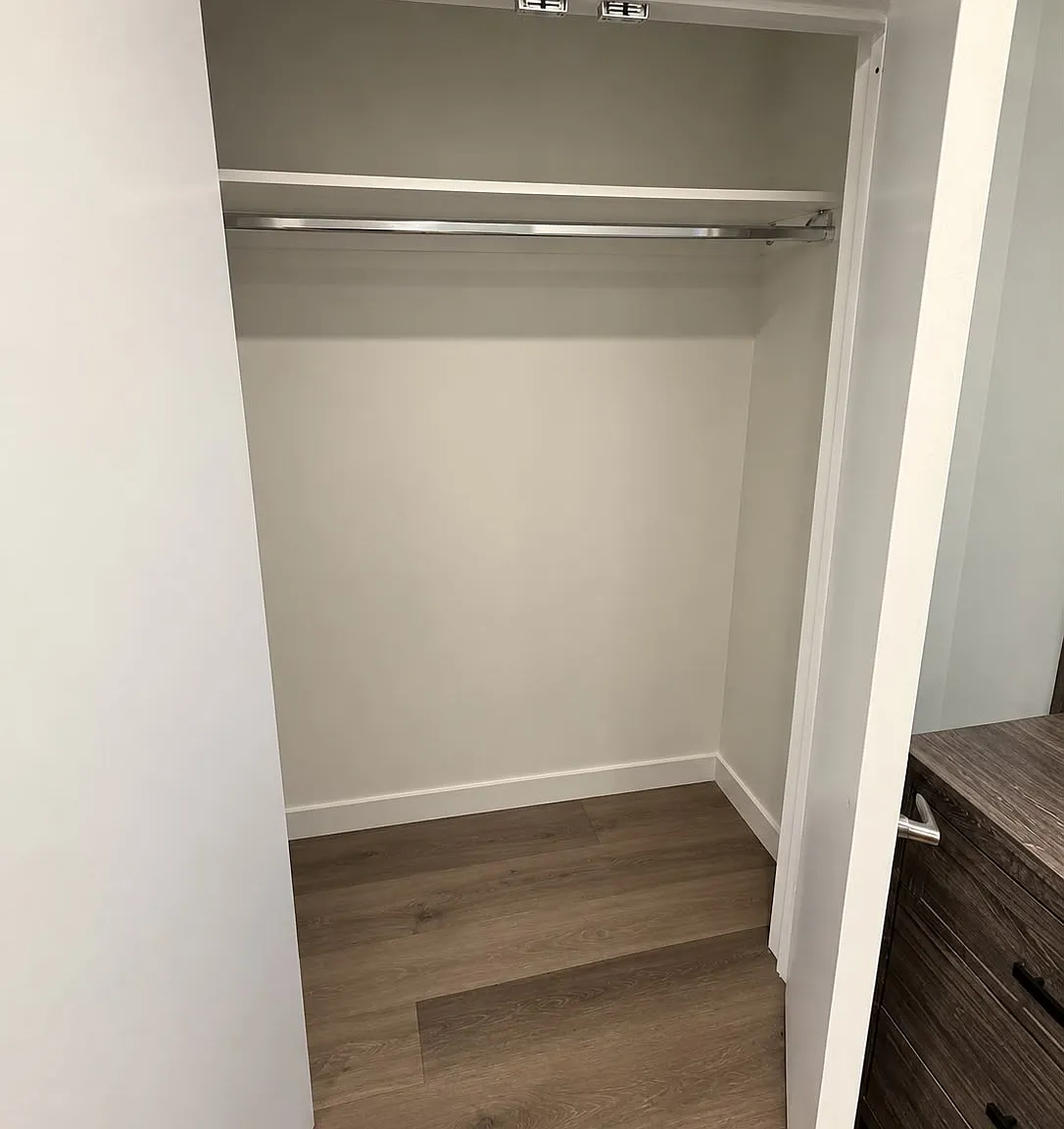 1 bed, $1,718 — Photo 4