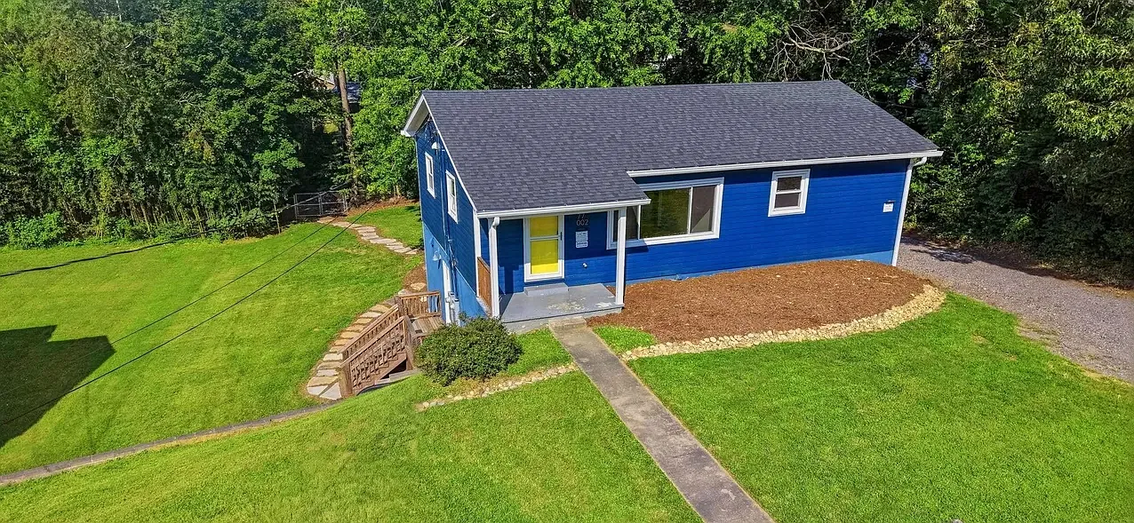 77 Trotter Pl — Photo 1