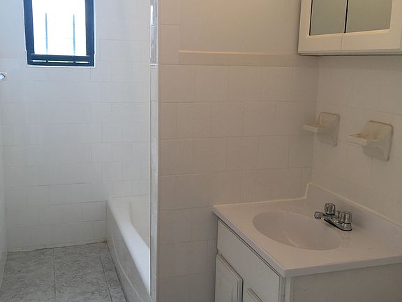 3rd image of 603 Isham St APT 3D