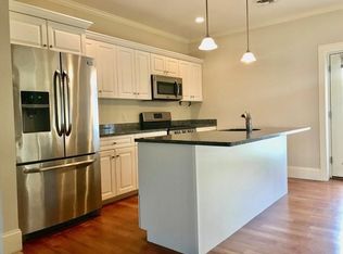 471 Hunnewell St #1, Needham Heights, MA 02494