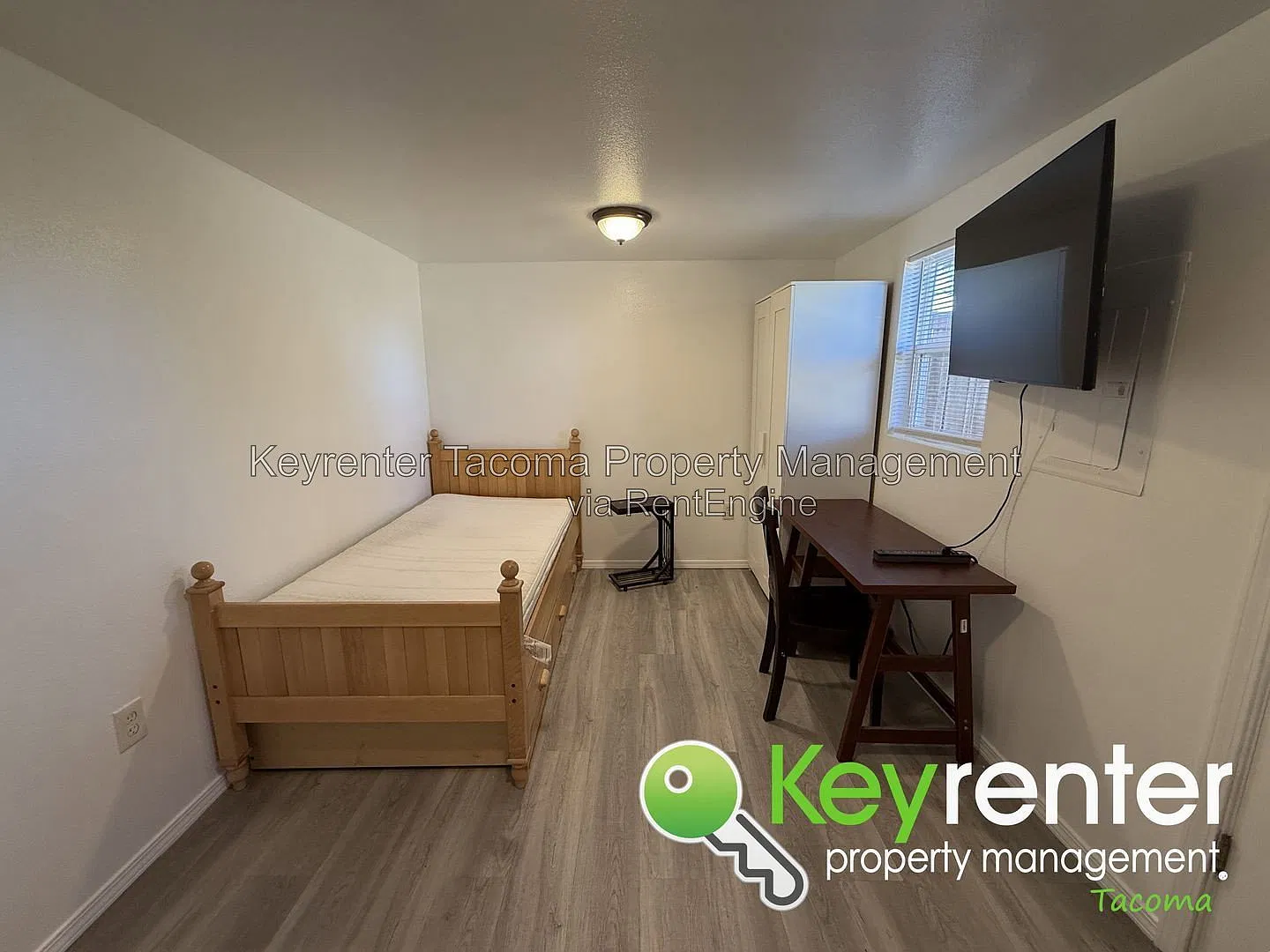 Studio, 1.0 bath, 240 sqft, $1,000 — Photo 3