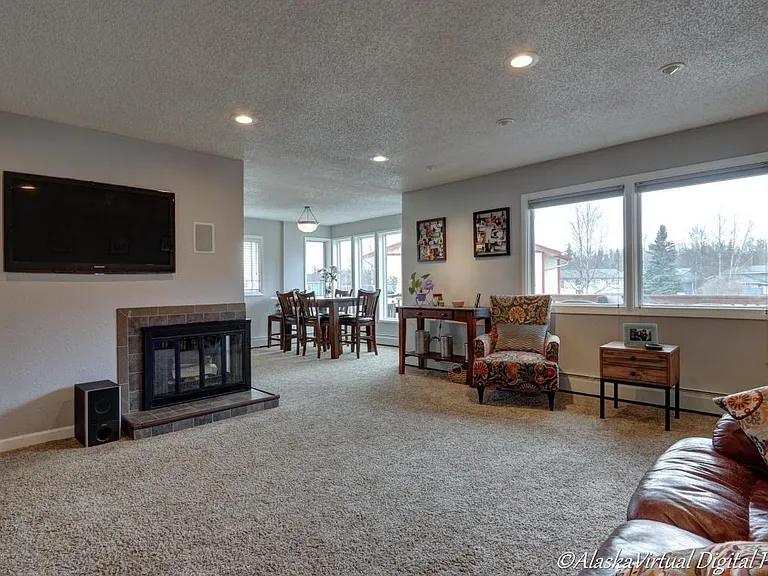 9451 Strathmore Dr — Photo 14