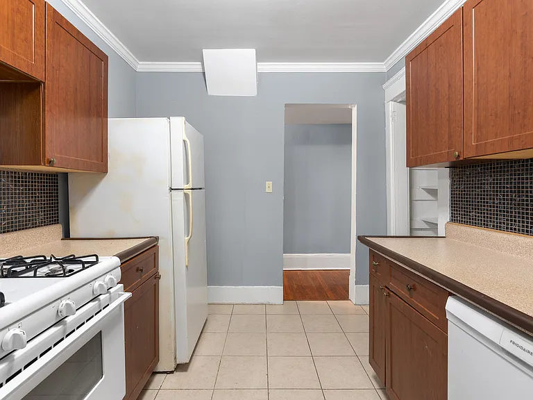 160 4th St NE #9 — Photo 15