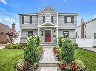 29 Ribbon St, Franklin Square, NY 11010