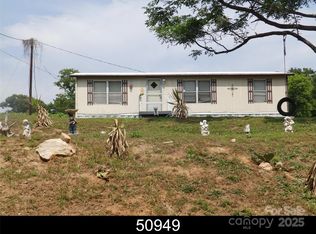 1555 S Aspen St, Lincolnton, NC 28092