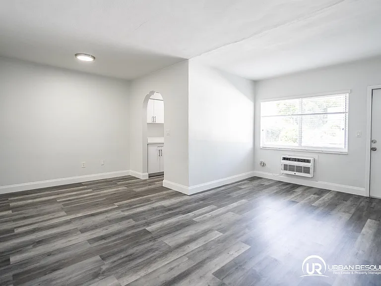 7911 Abbott Ave #7 — Photo 2