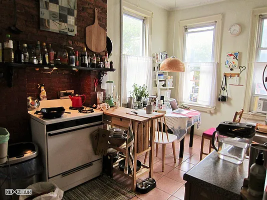 Rented by Citi Habitats | media 12