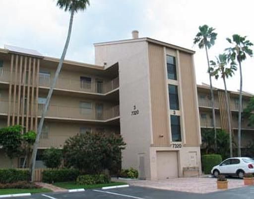 4th image of 7320 Lake Circle Dr APT 403