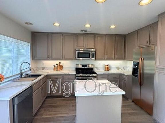 3rd image of 797 Atlantic Dr