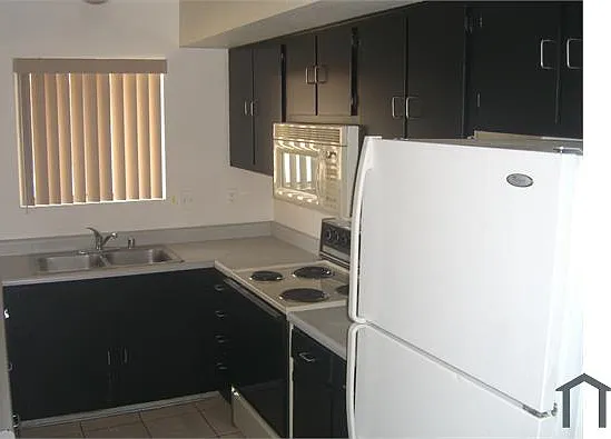 2 bed, 1200 sqft, $1,685 — Photo 4