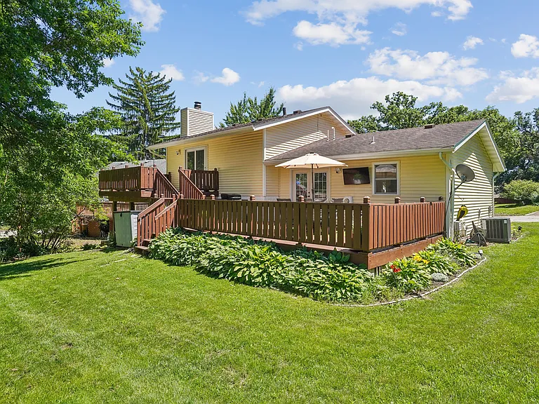 725 Heatherwood Dr — Photo 8