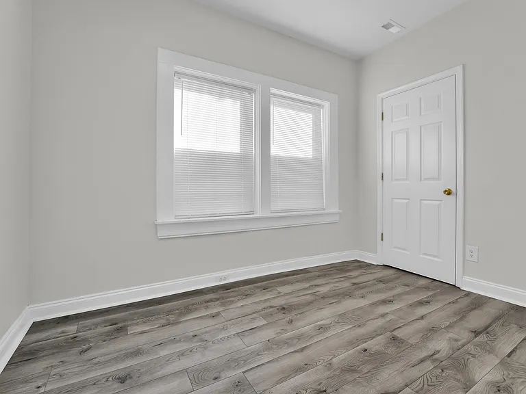 L-shaped rear bedroom 12x11 with 5x5 indent