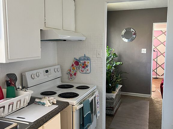 2nd image of 2307 N Catherwood Ave