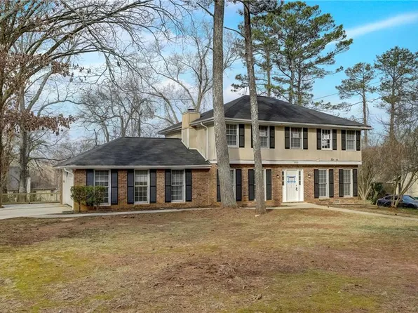 3935 Woodyhill Dr, Lithonia, GA 30038