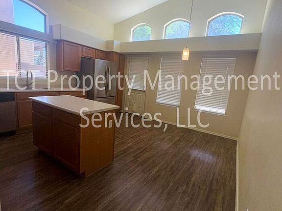 3rd image of 10529 W Almeria Rd