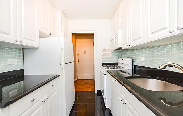 Sold by EZ Premier Realty | media 3