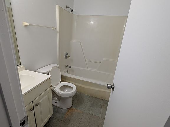 4th image of 802-2 Grant St