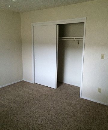 4th image of 1517 E Douglas Ave