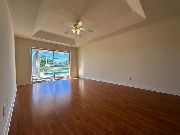565 Limerick Dr — Photo 17